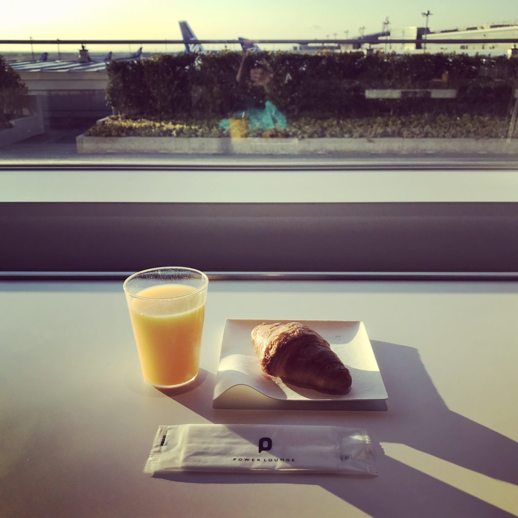 羽田空港ラウンジのクロワッサン