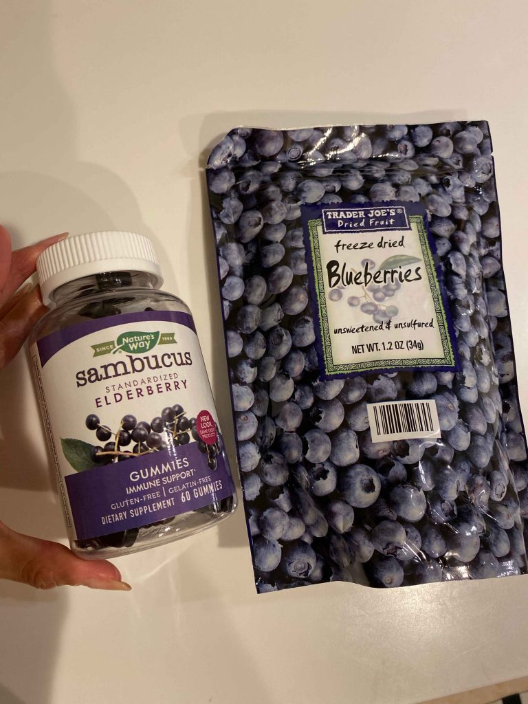 トレーダー・ジョーズで購入したブルーベリーのドライフルーツ