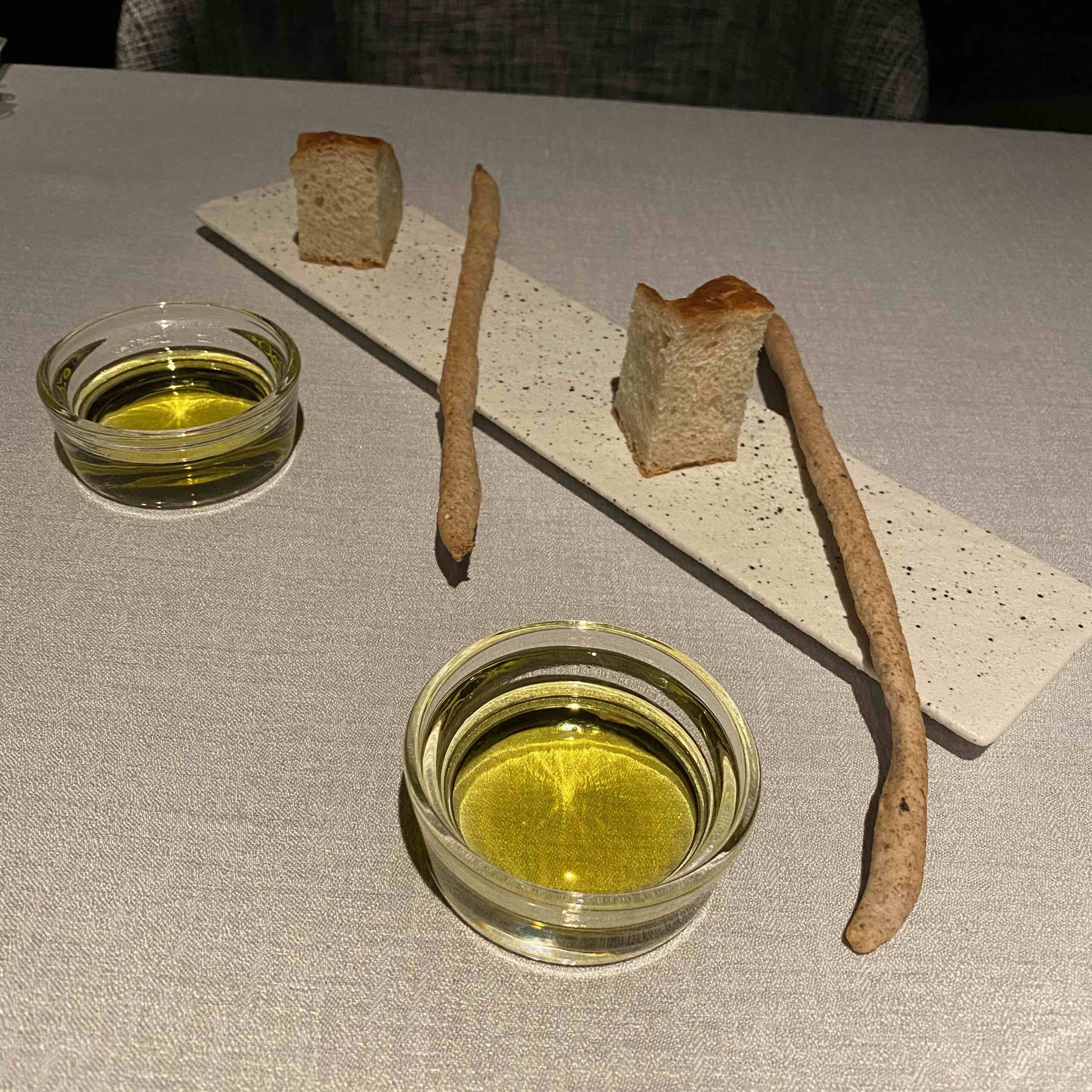 パンとオリーブオイル