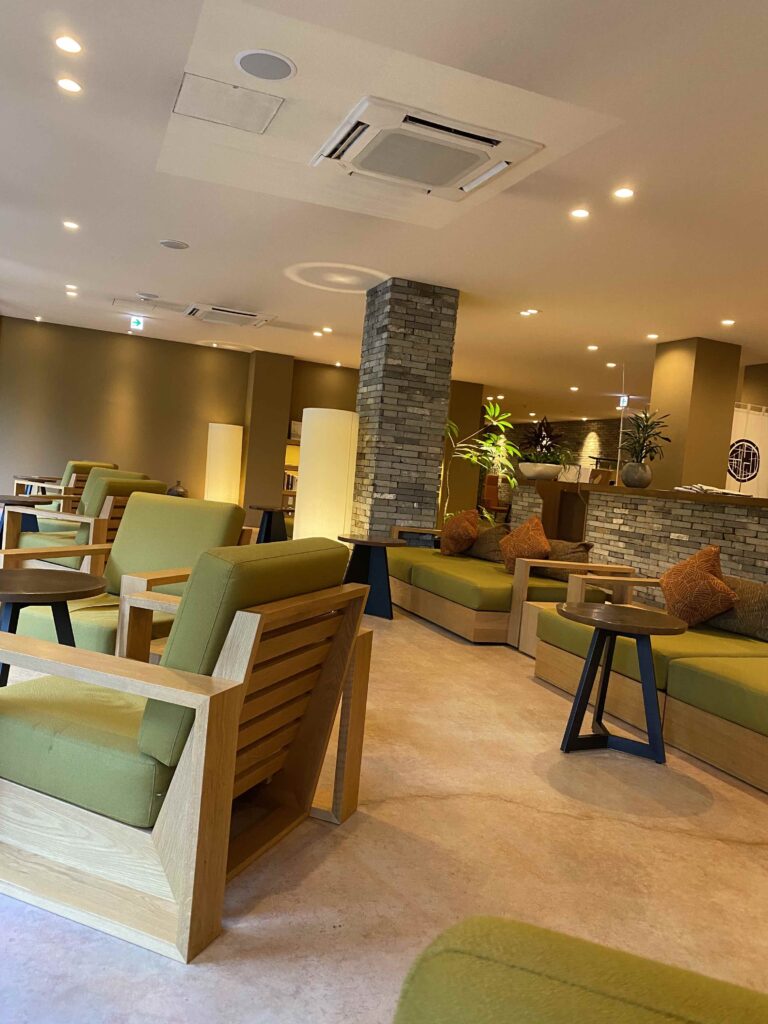 ラウンジその２