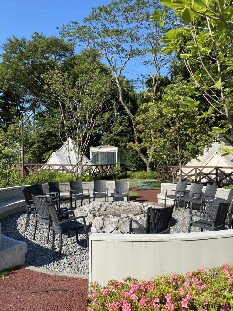 キャンプファイヤーができそうなつどいの広場