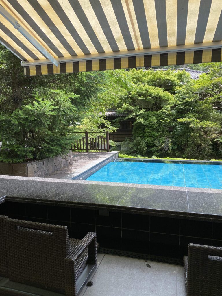 足湯ができる席