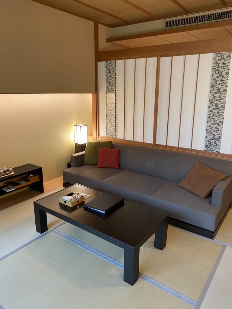お部屋のソファ