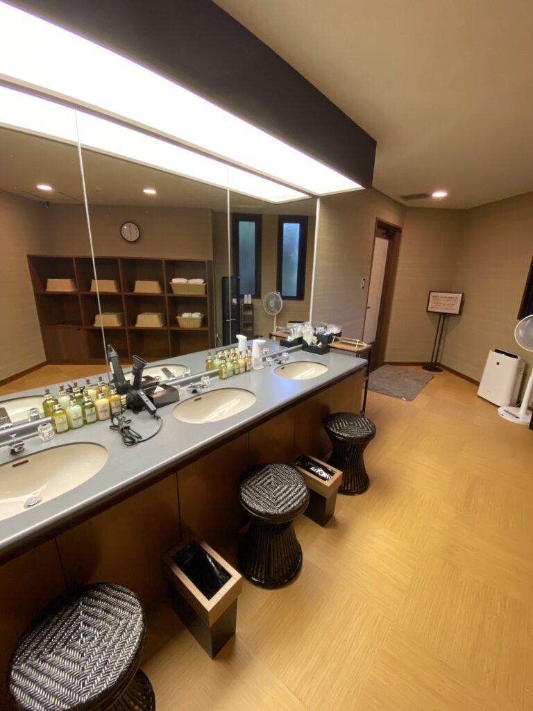 脱衣所、洗面所