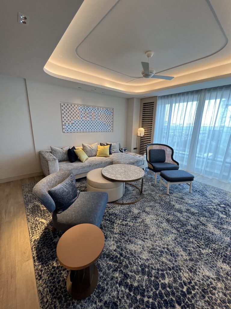 広々としたリビングスペース