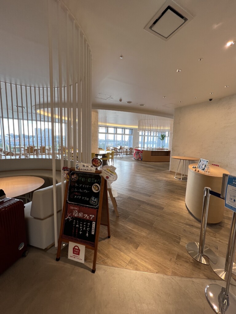 朝食が食べれるカフェテリア