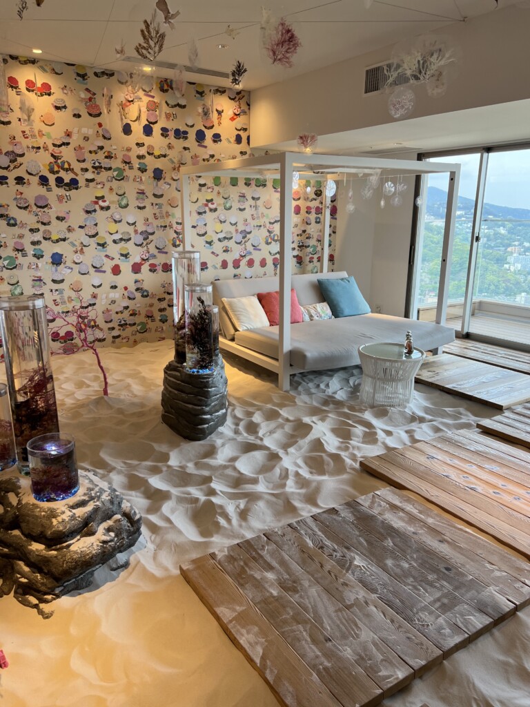 リゾナーレ熱海のソラノビーチカフェの内装