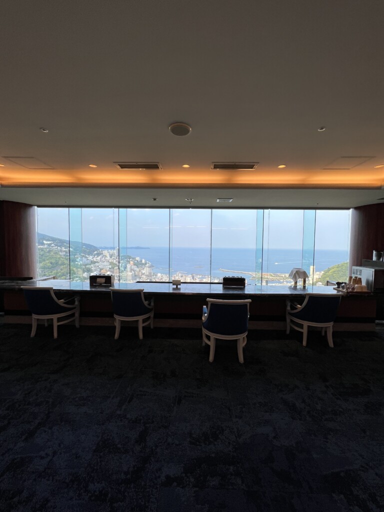 リゾナーレ熱海のワーキングスペースの内装