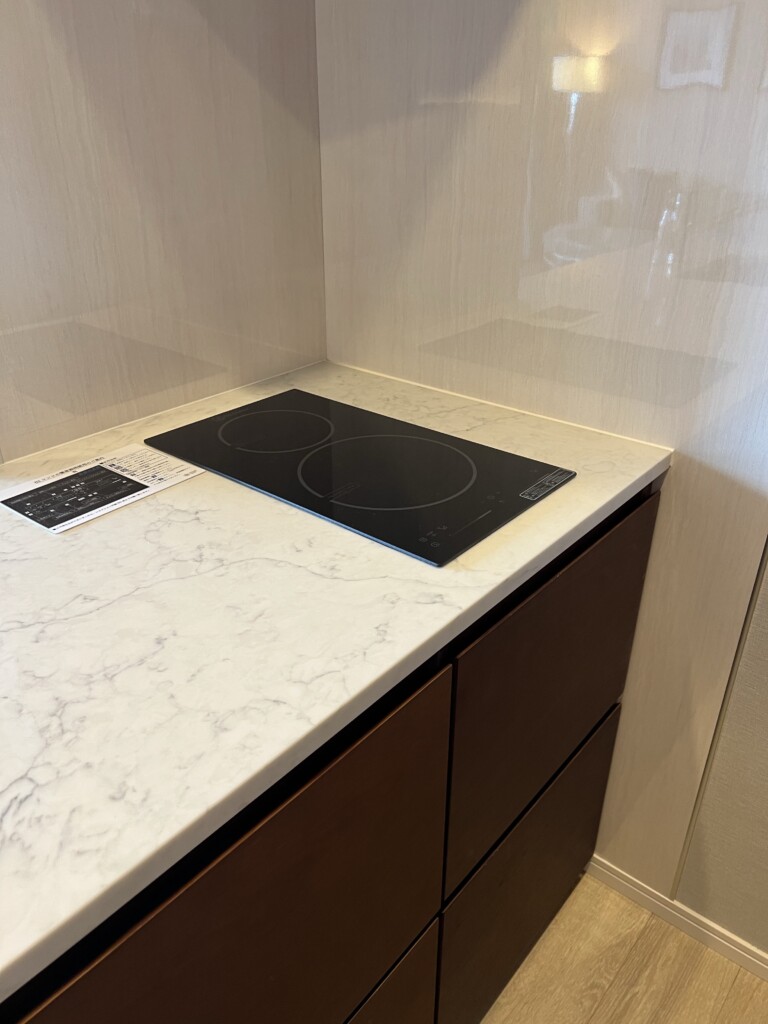 HIYORIオーシャンリゾート沖縄オーシャンスイートのキッチン設備