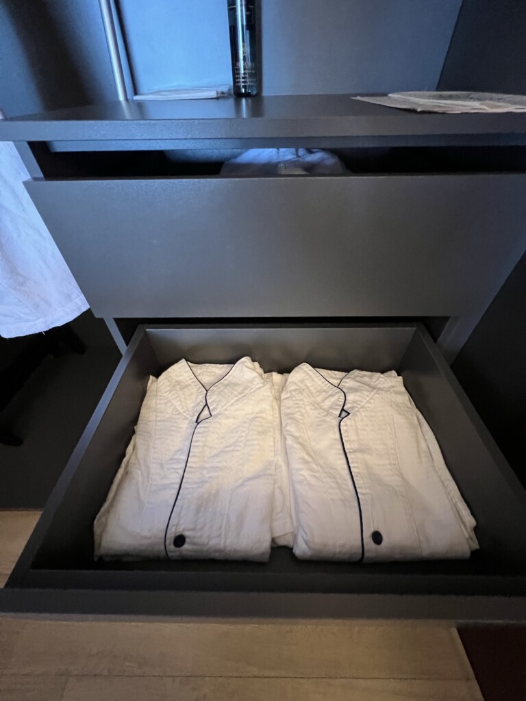 HIYORIオーシャンリゾート沖縄オーシャンスイートのクローゼット・部屋着