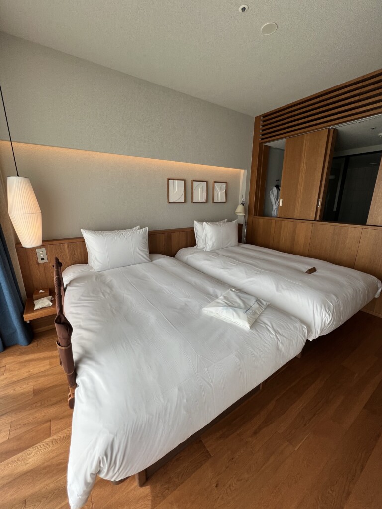 Southwest Grand Hotel 那覇 国際通り バルコニーツインルーム ベッドルーム ツインベッド