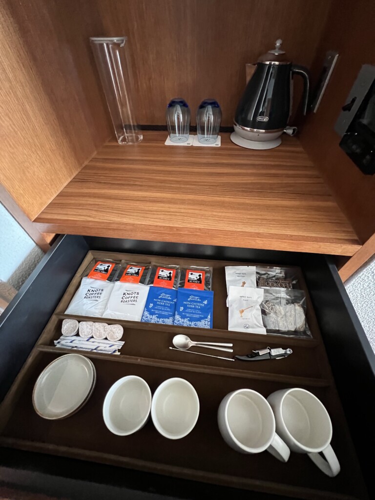 Southwest Grand Hotel 那覇 国際通り 冷蔵庫とカトラリー設置エリア