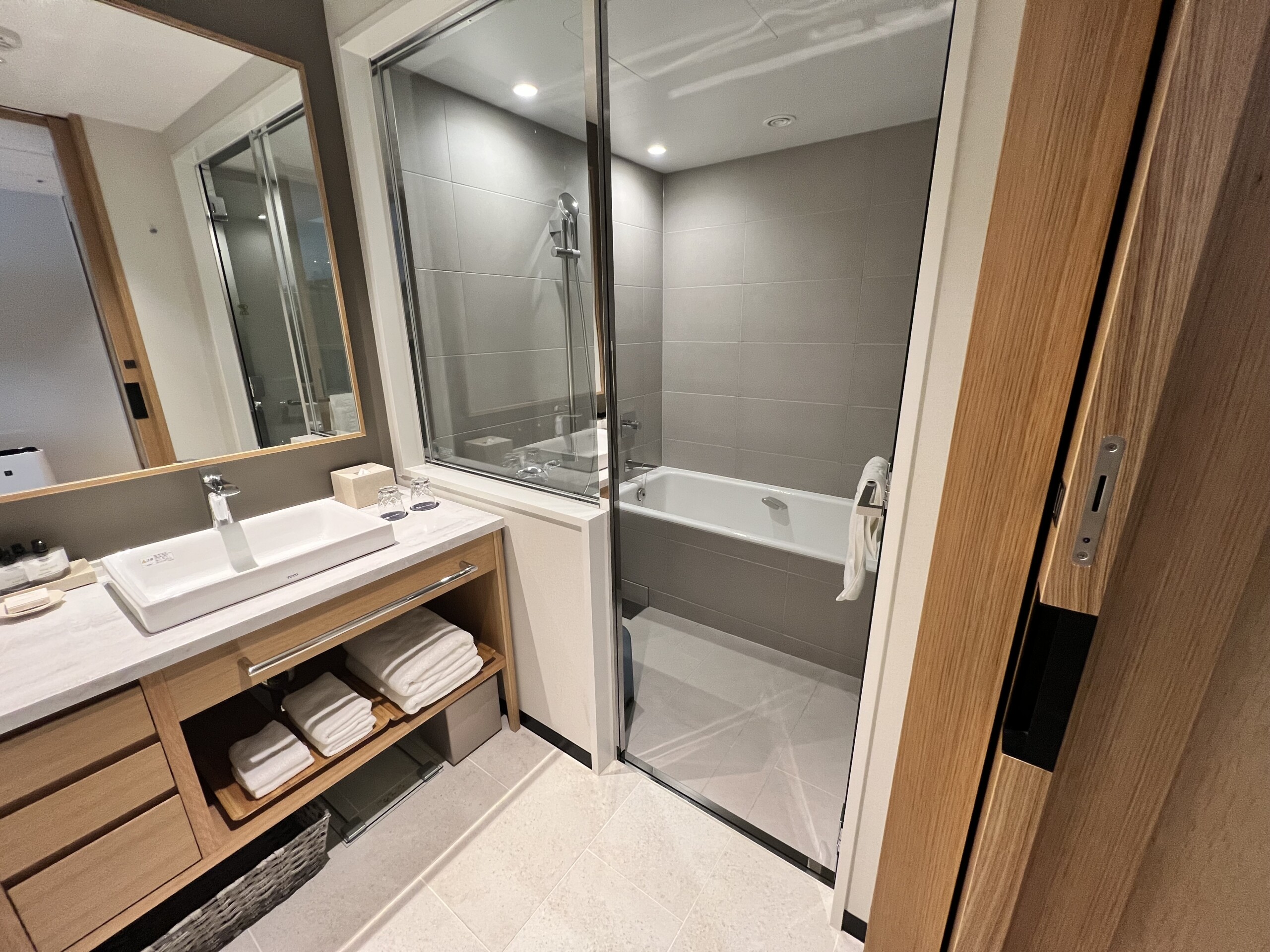 都ホテル博多のバスルーム