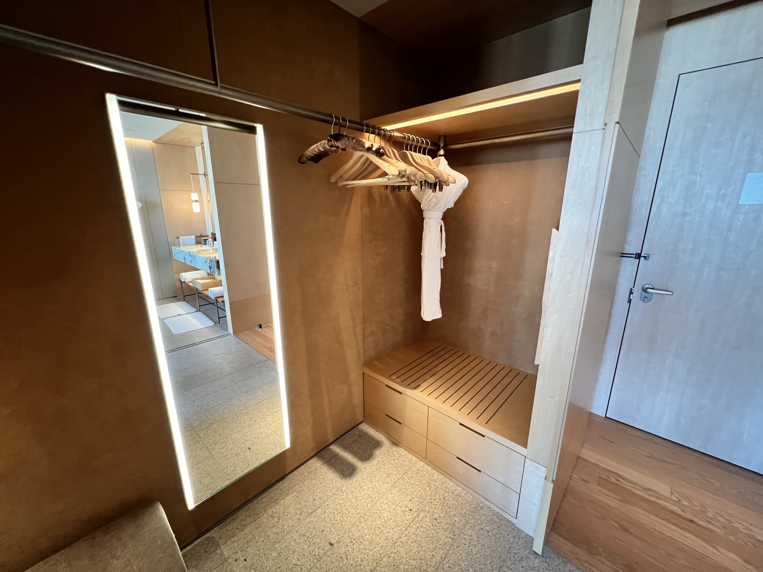 お部屋のクローゼット